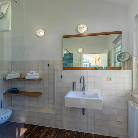 Wildgans - Stilvolles Mit Terrasse, Seeblick & Naturidylle Am Loppiner Сasa de vacaciones *